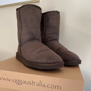 Classic Short-Women’s Brown UGG Boots Size 6